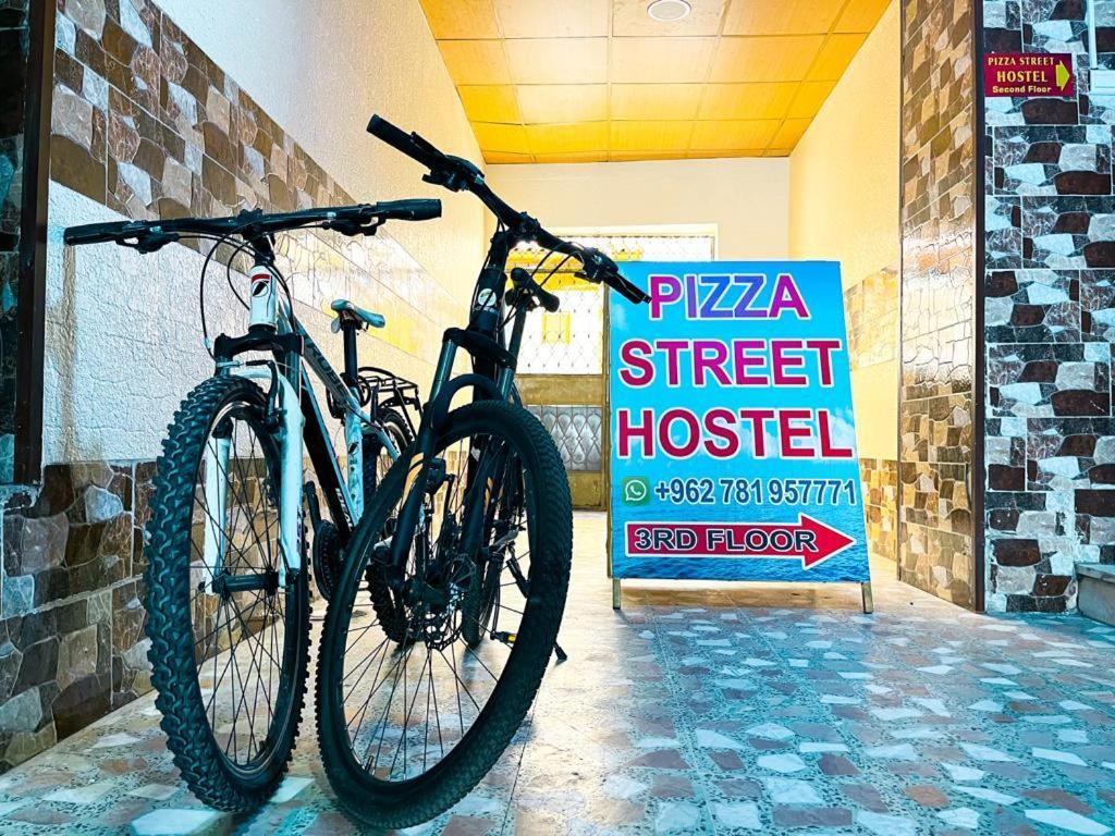 Pizza Street Hostel 亚喀巴 外观 照片