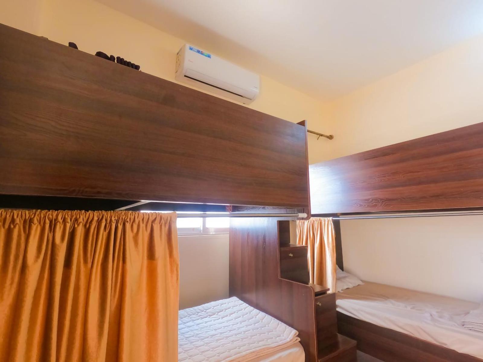 Pizza Street Hostel 亚喀巴 外观 照片