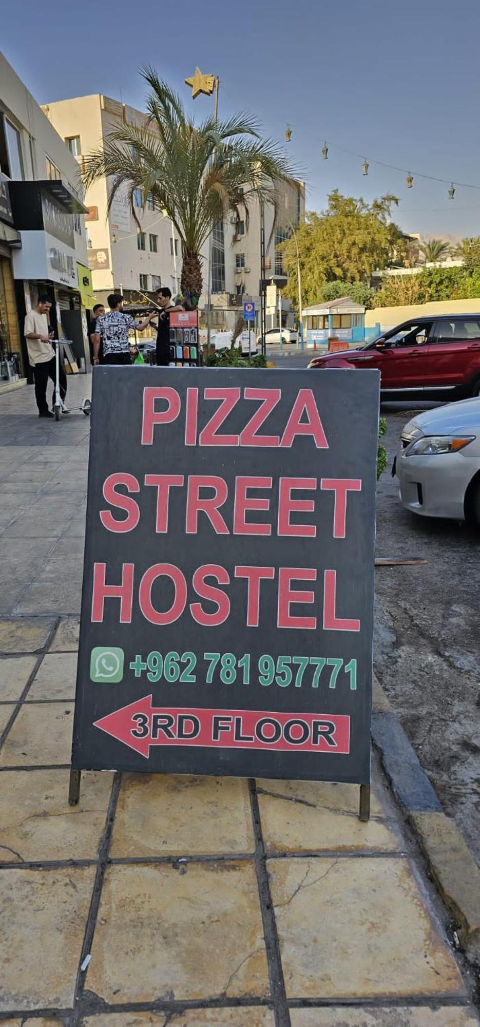Pizza Street Hostel 亚喀巴 外观 照片