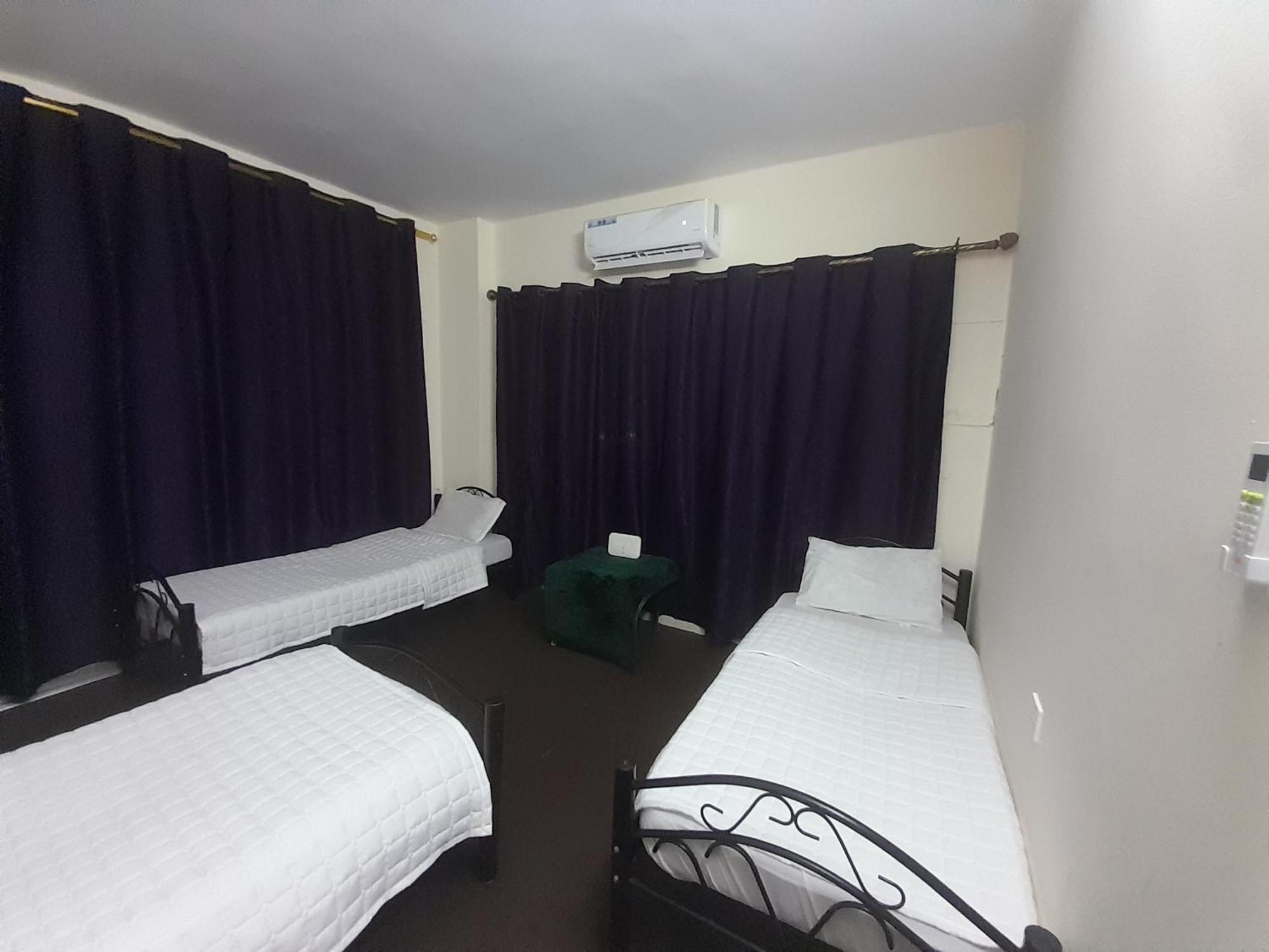 Pizza Street Hostel 亚喀巴 外观 照片